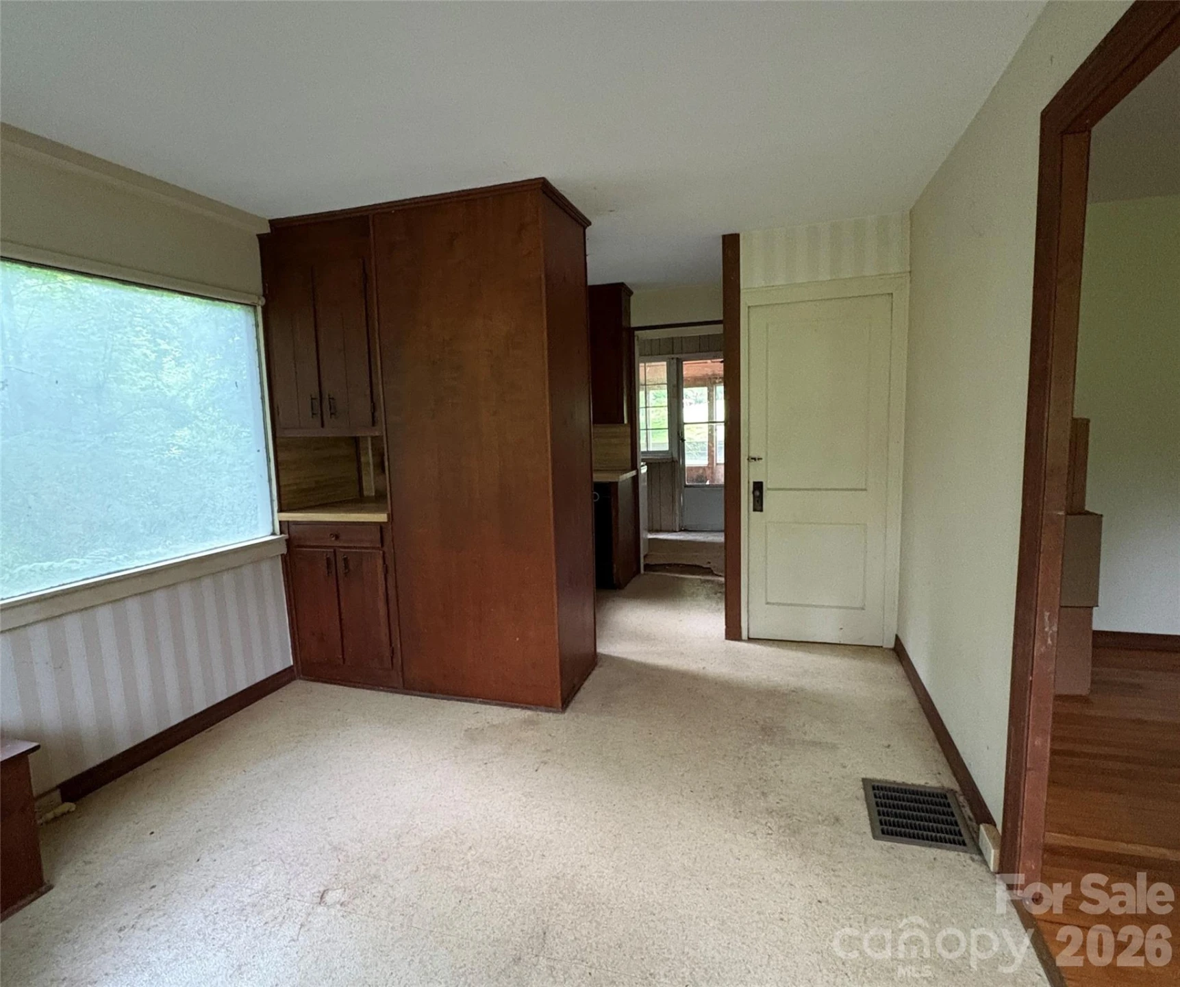 912 Halstead Boulevard #1-8 - Photo 9