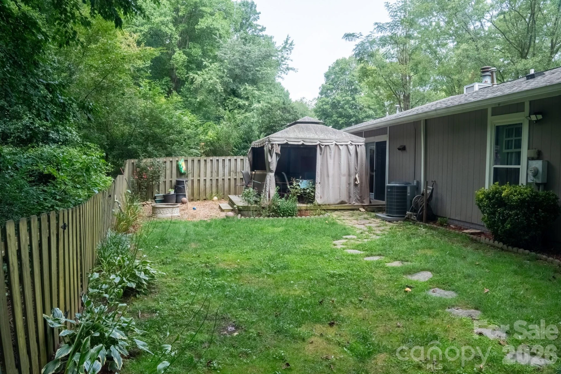 121 Wicklow Drive - Photo 4