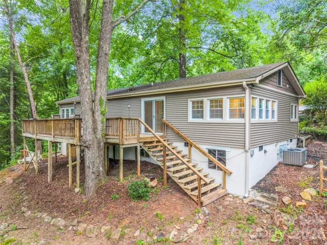297 Chimney Cliffs Drive