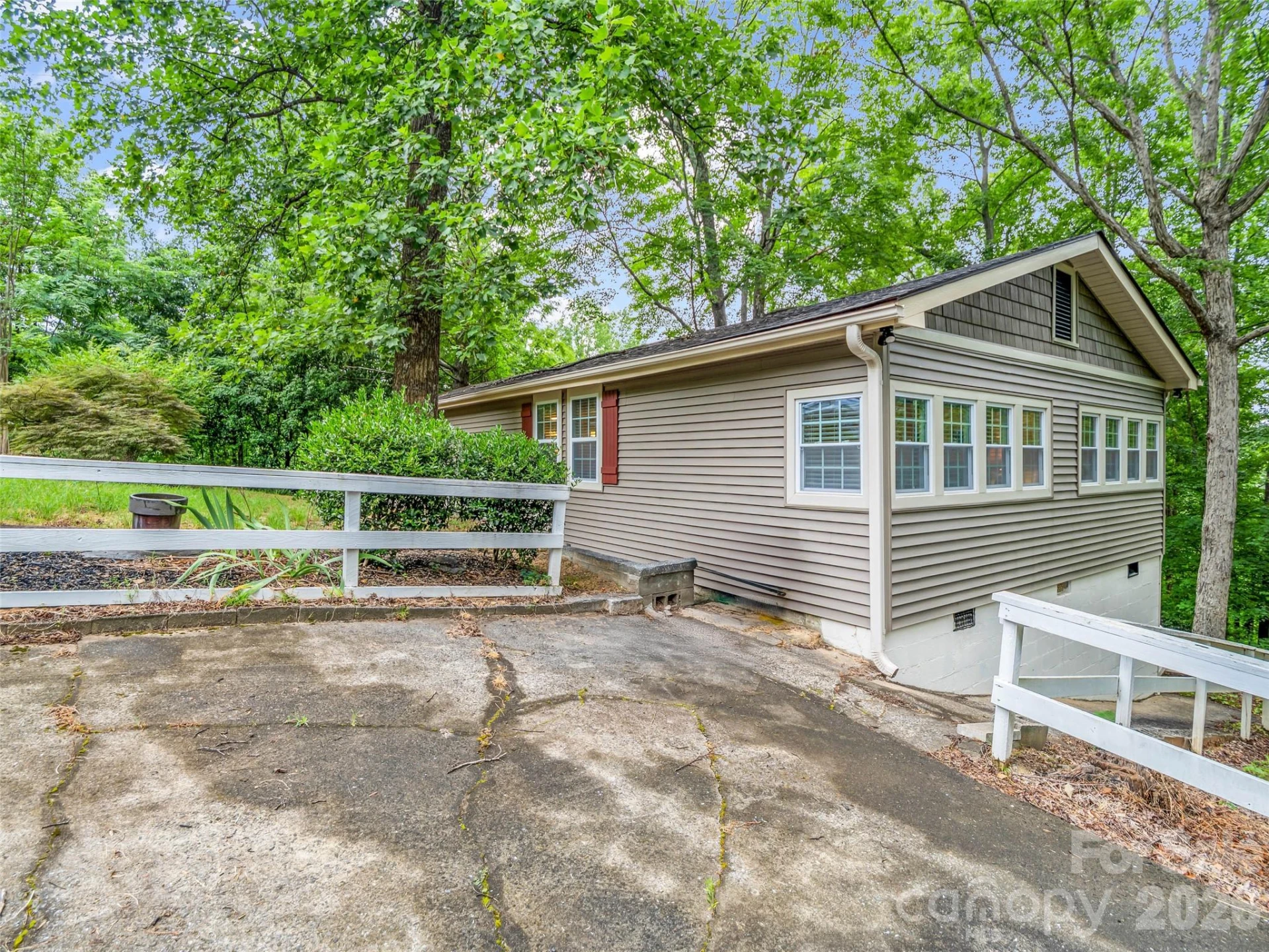 297 Chimney Cliffs Drive - Photo 36
