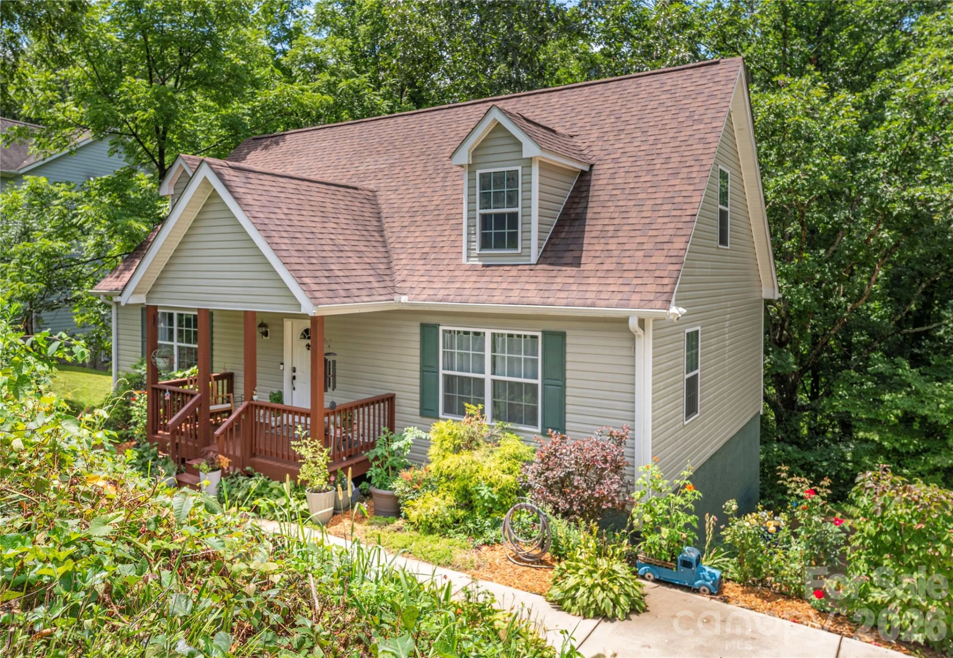 10 E Rolling Acres Drive