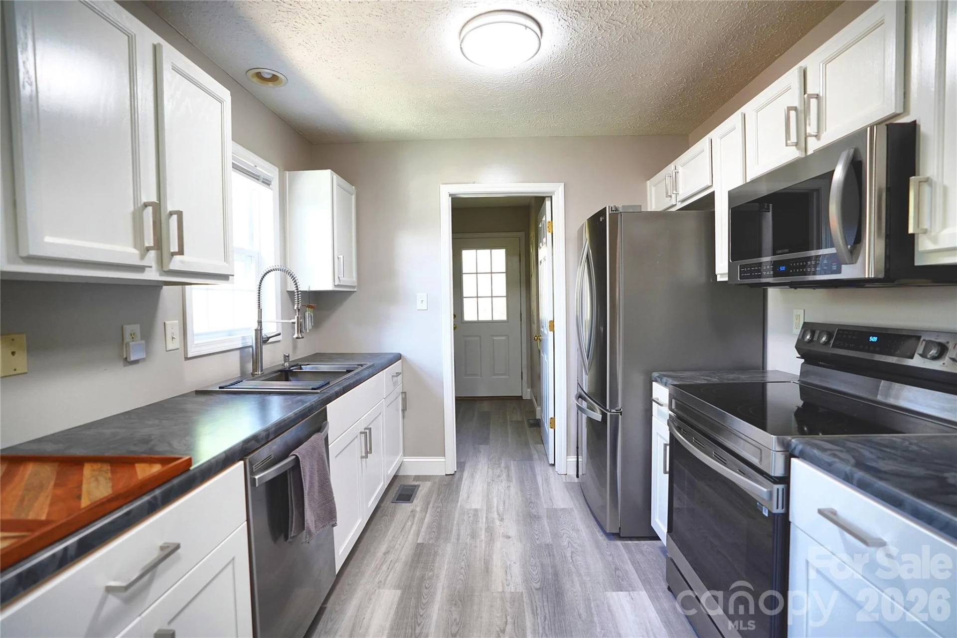 43 Moore Avenue - Photo 6