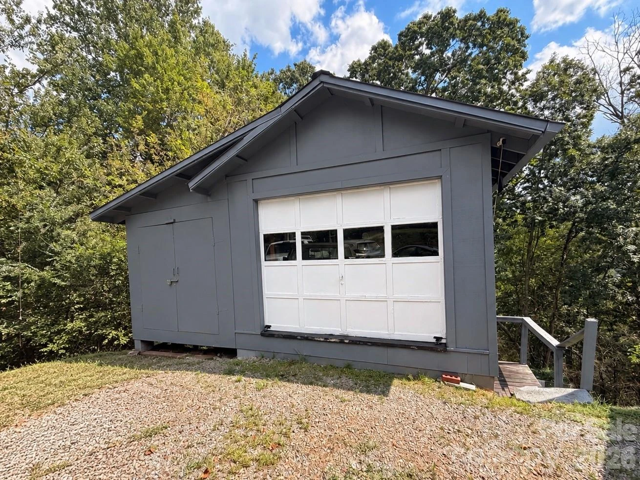 139 N Ridge Drive - Photo 3