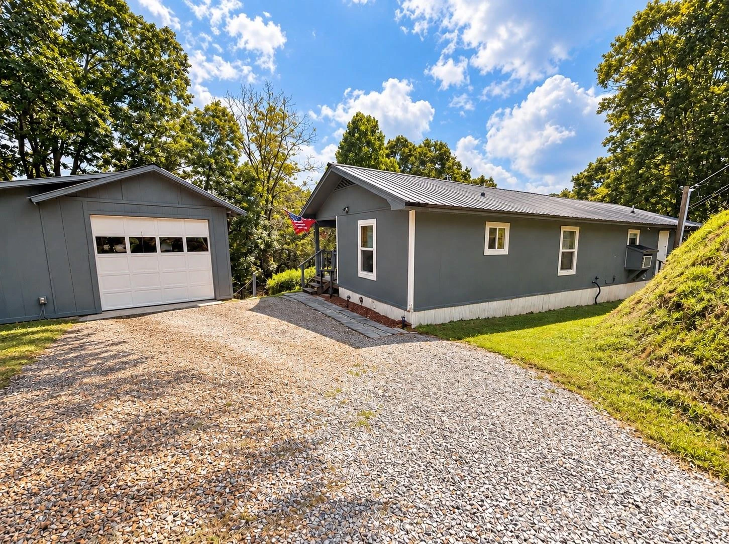 139 N Ridge Drive