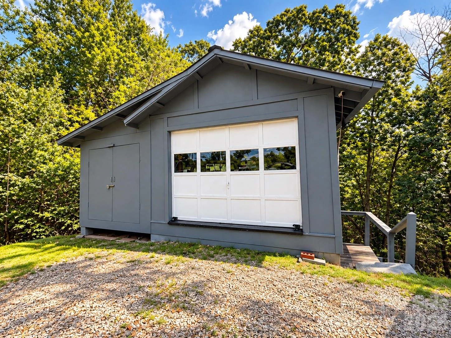 139 N Ridge Drive - Photo 3
