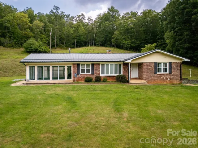 821 Tanasee Gap Road, Balsam Grove, NC, 28708