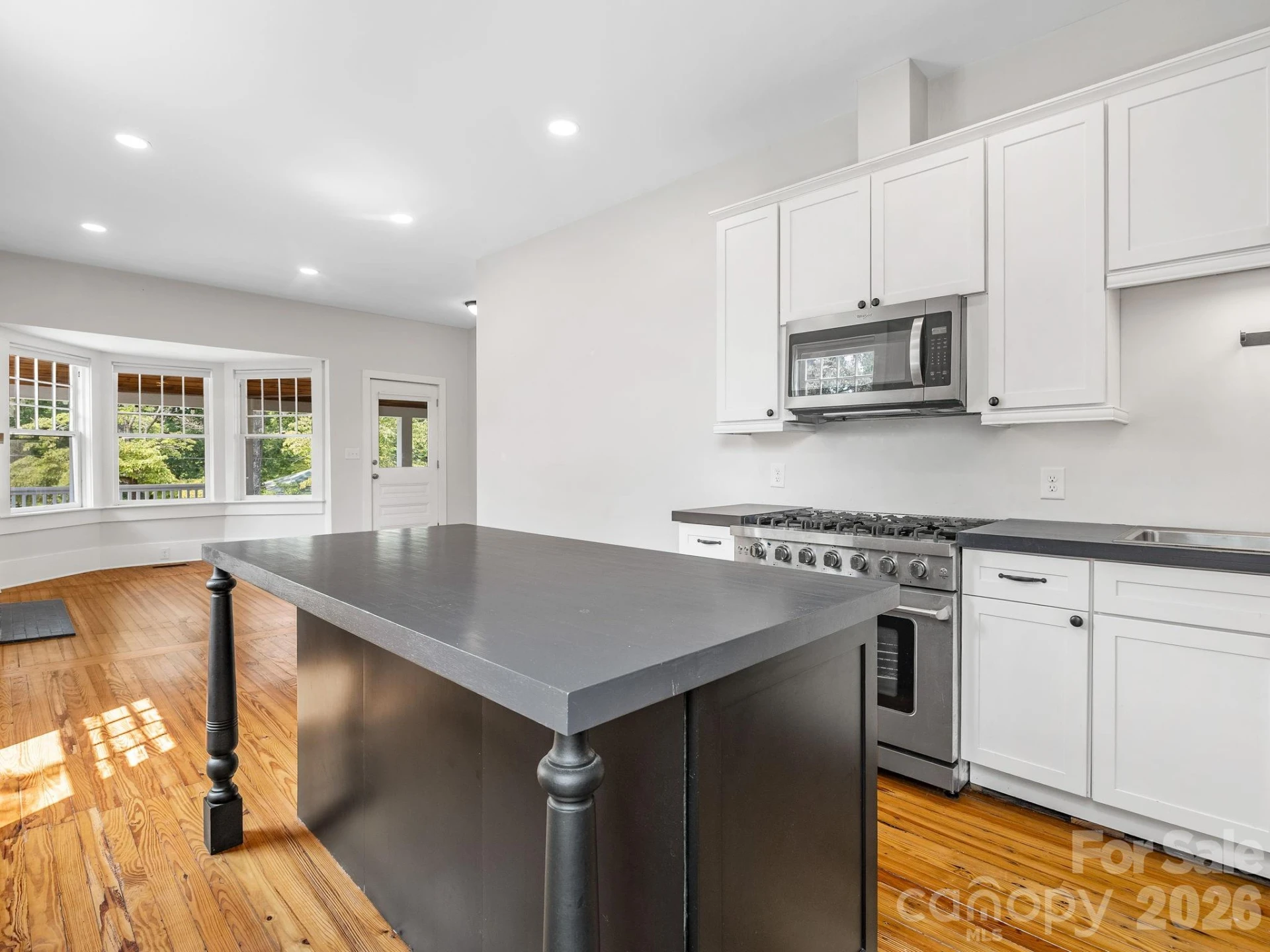 143 Broadway Avenue - Photo 15