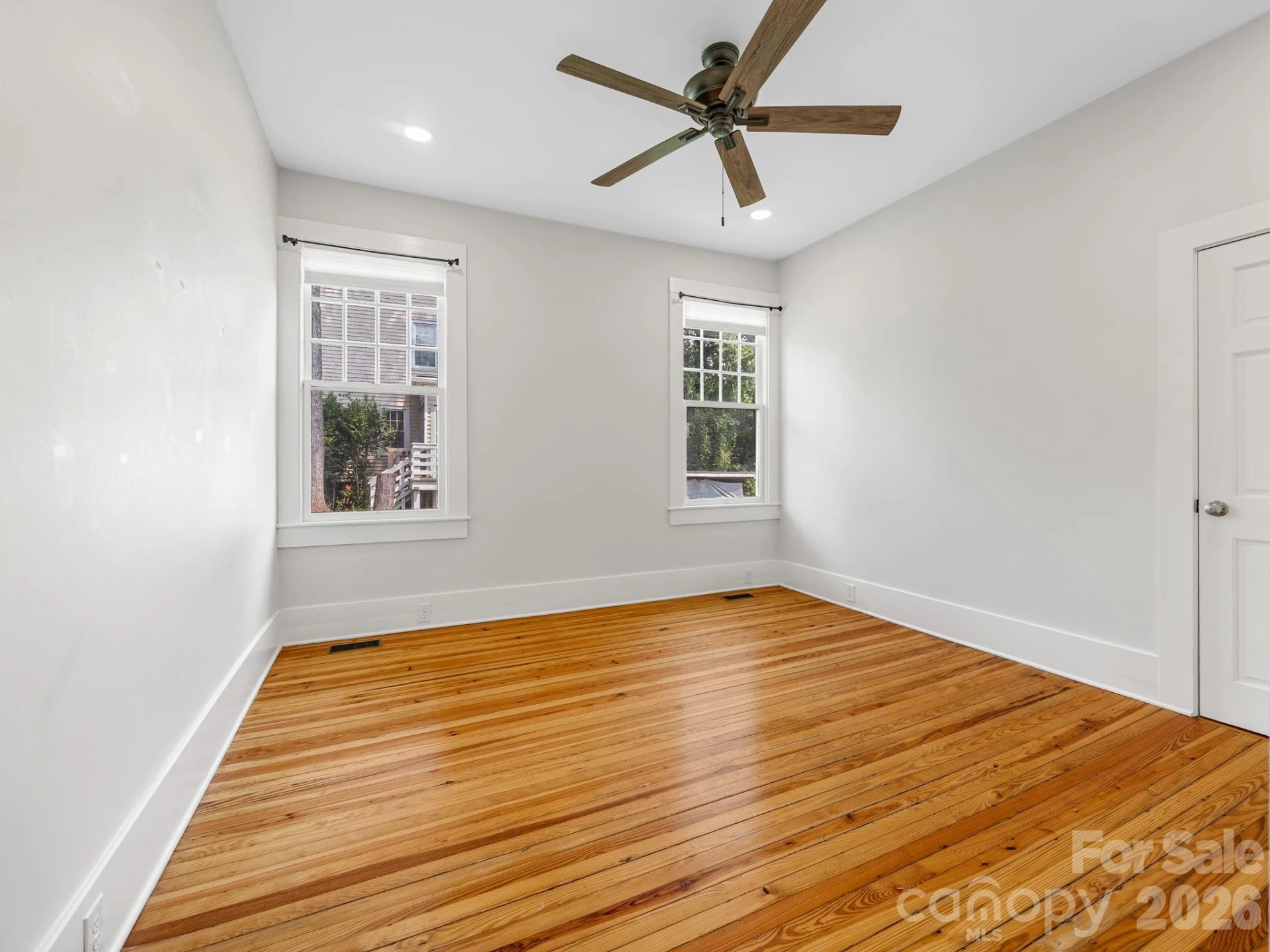 143 Broadway Avenue - Photo 17