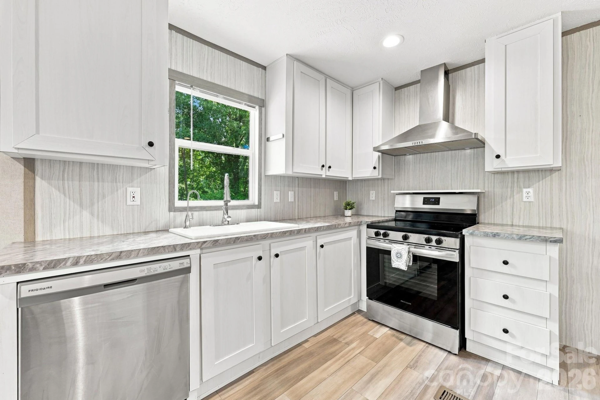 146 & 148 Bradshaw Circle - Photo 11