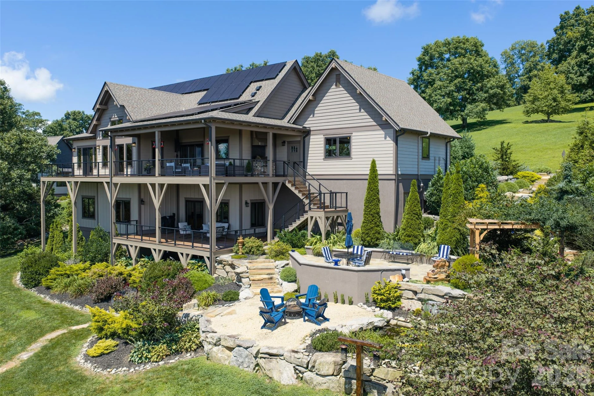 320 Summerset Drive - Photo 3