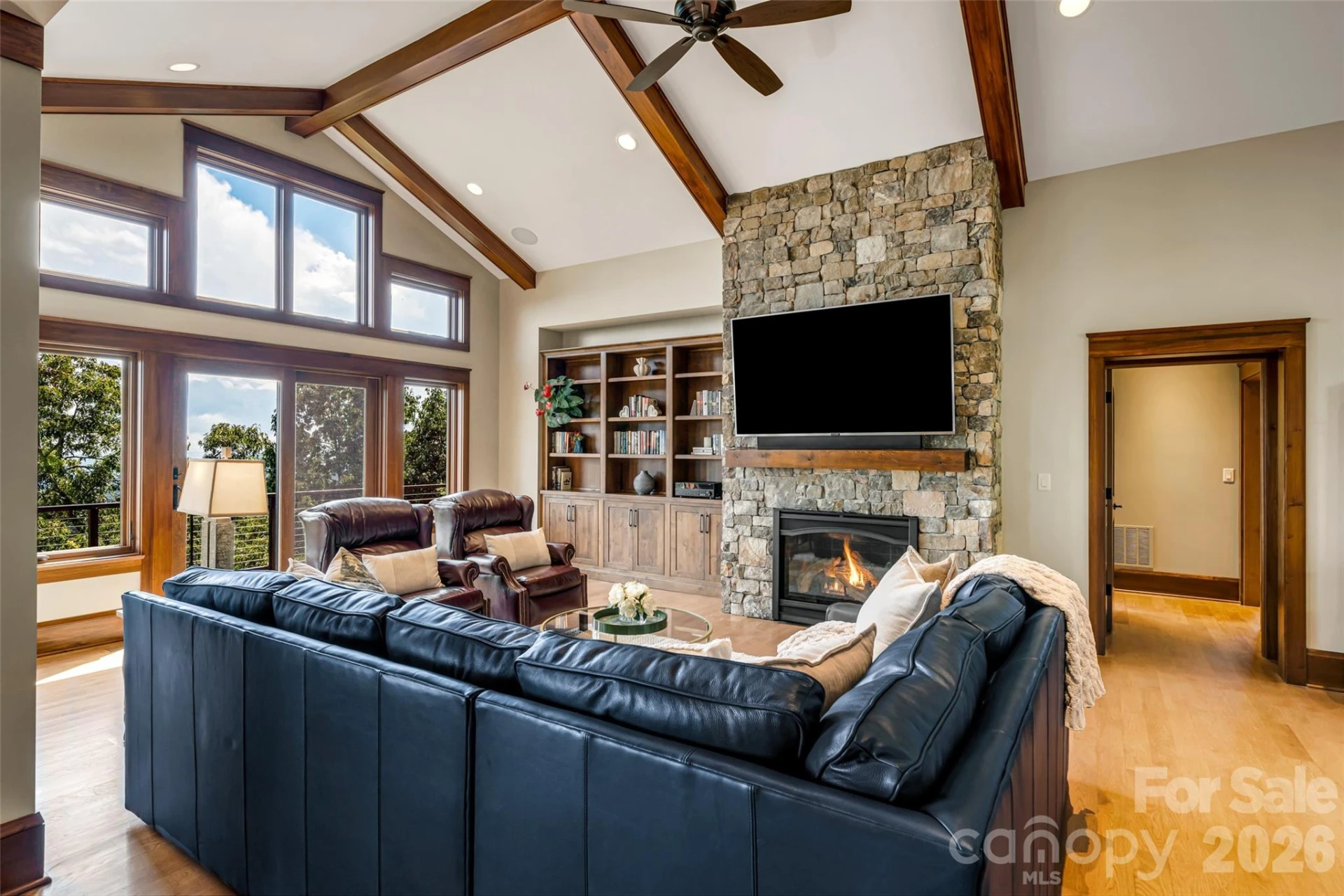 320 Summerset Drive - Photo 8