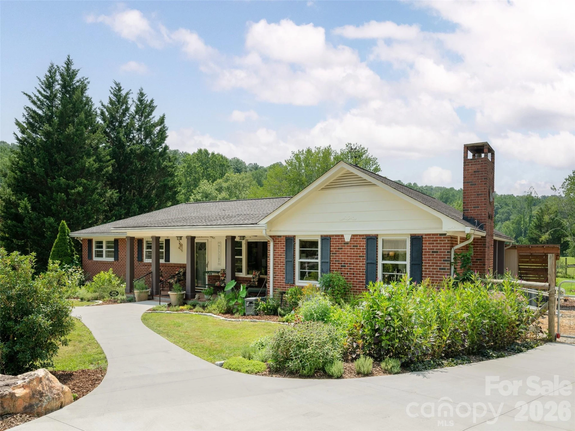 525 Carson Drive - Photo 2