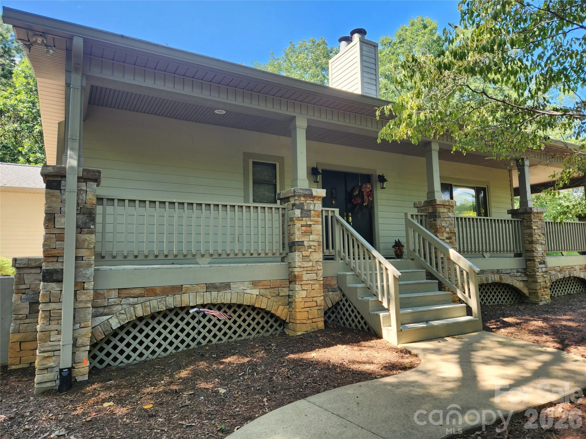 124 Huntington Road - Photo 2