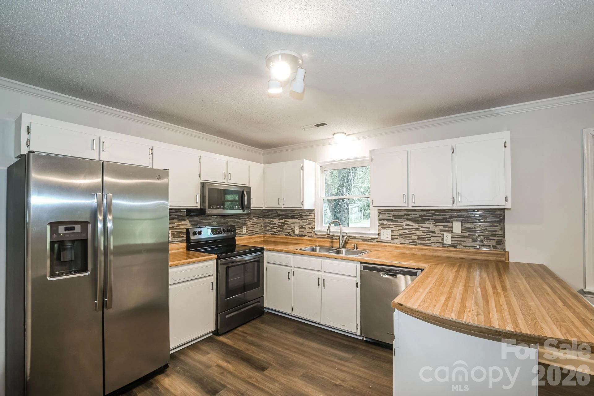 320 Aqua Drive - Photo 2