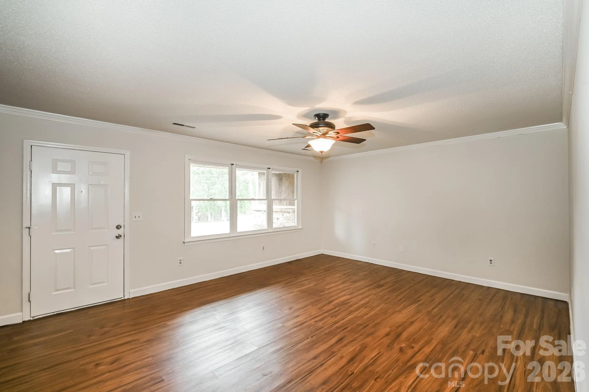 320 Aqua Drive - Photo 3