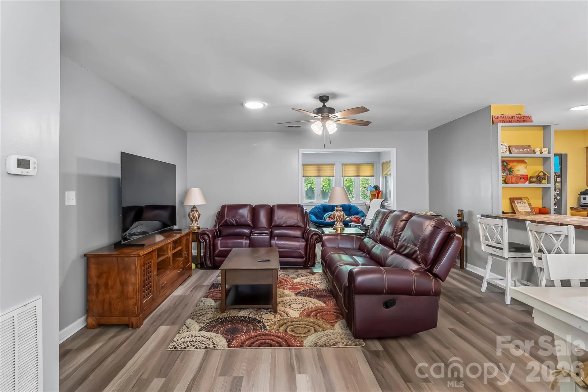 141 Derbyshire Drive - Photo 3