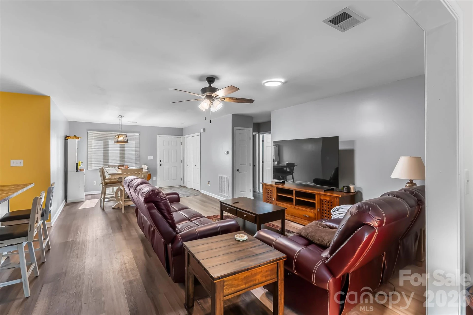 141 Derbyshire Drive - Photo 4