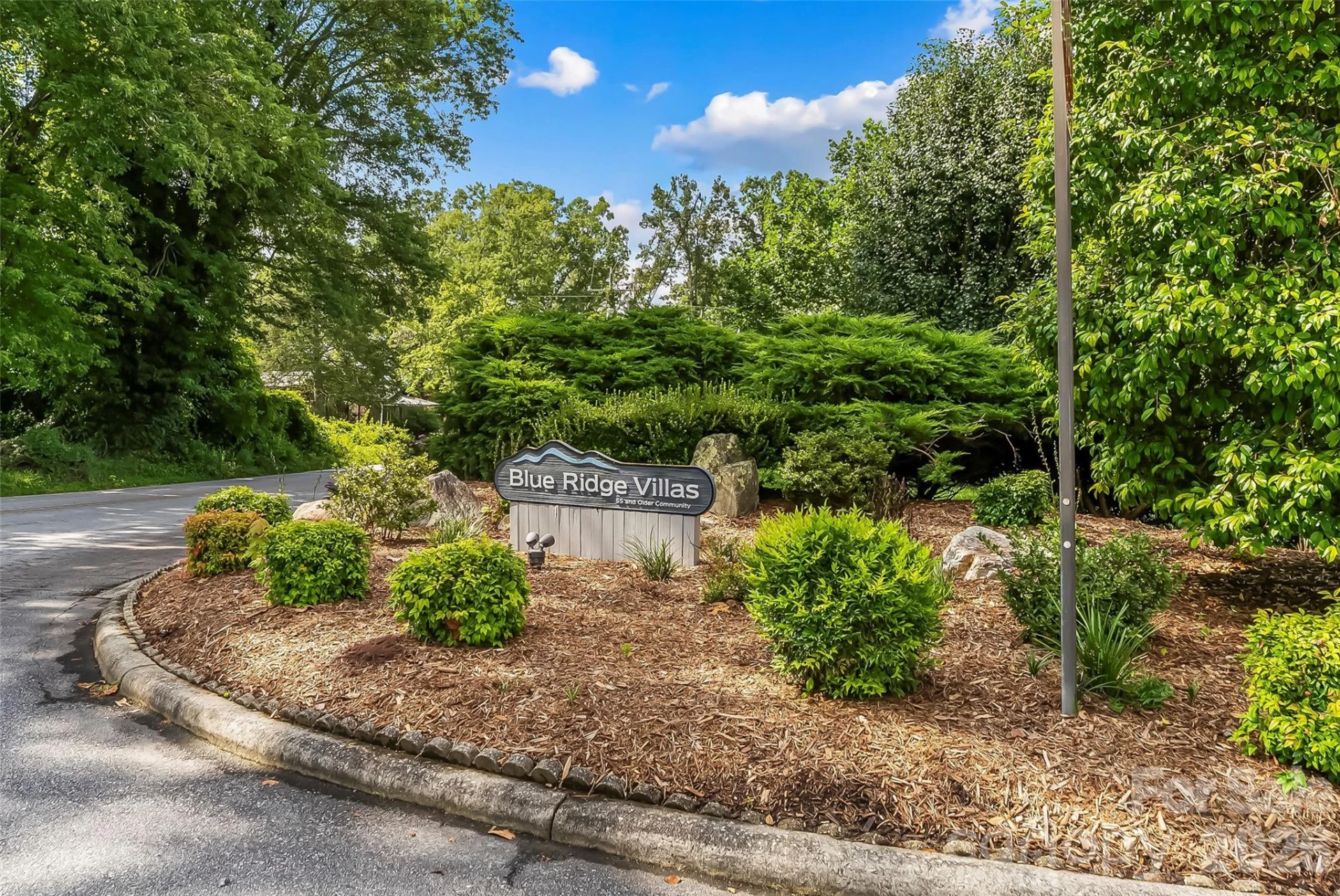 141 Derbyshire Drive - Photo 15