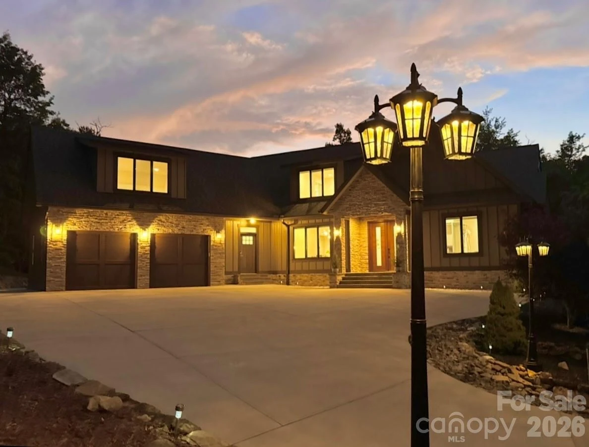 8 Lakeview Drive - Photo 3
