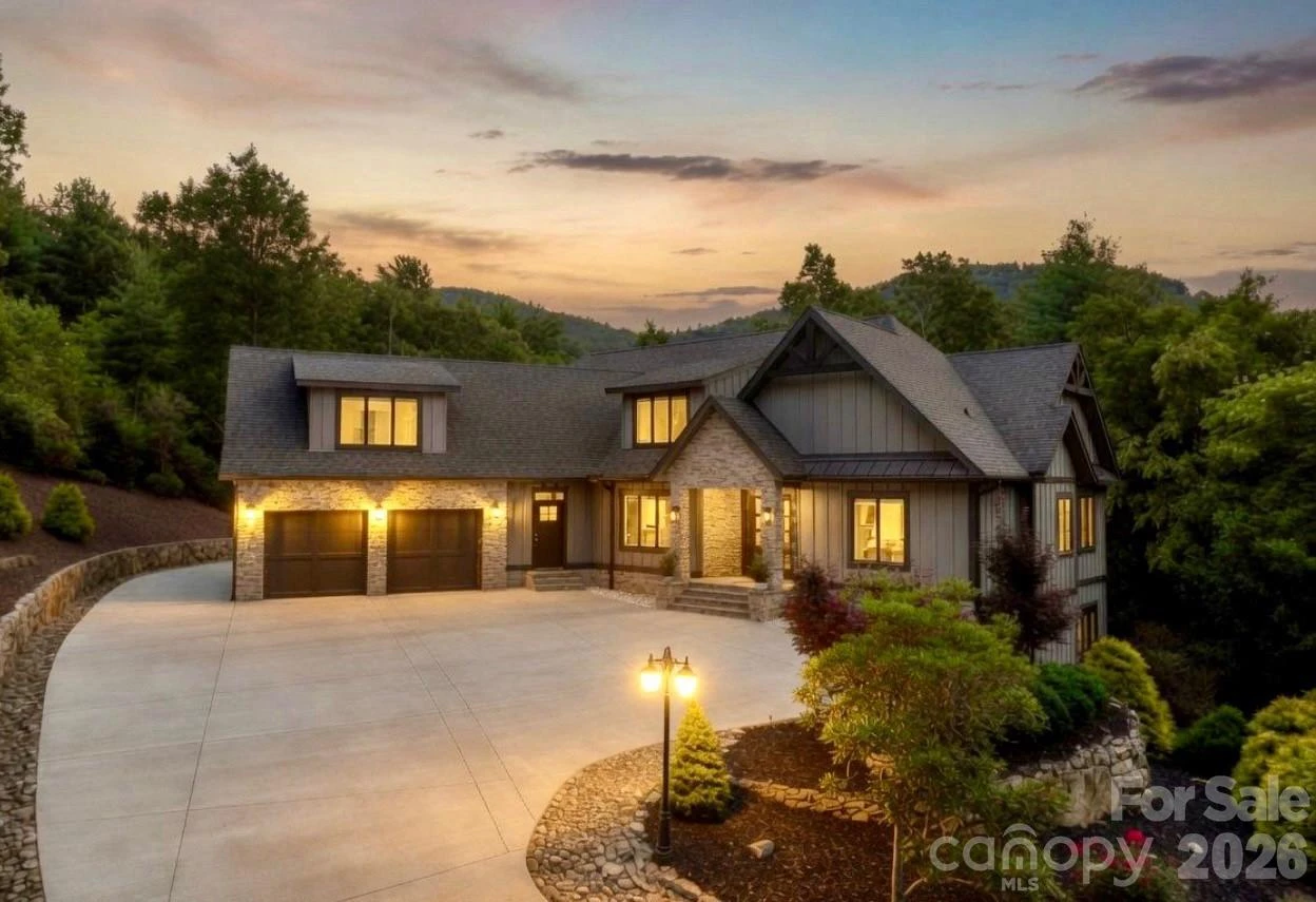 8 Lakeview Drive