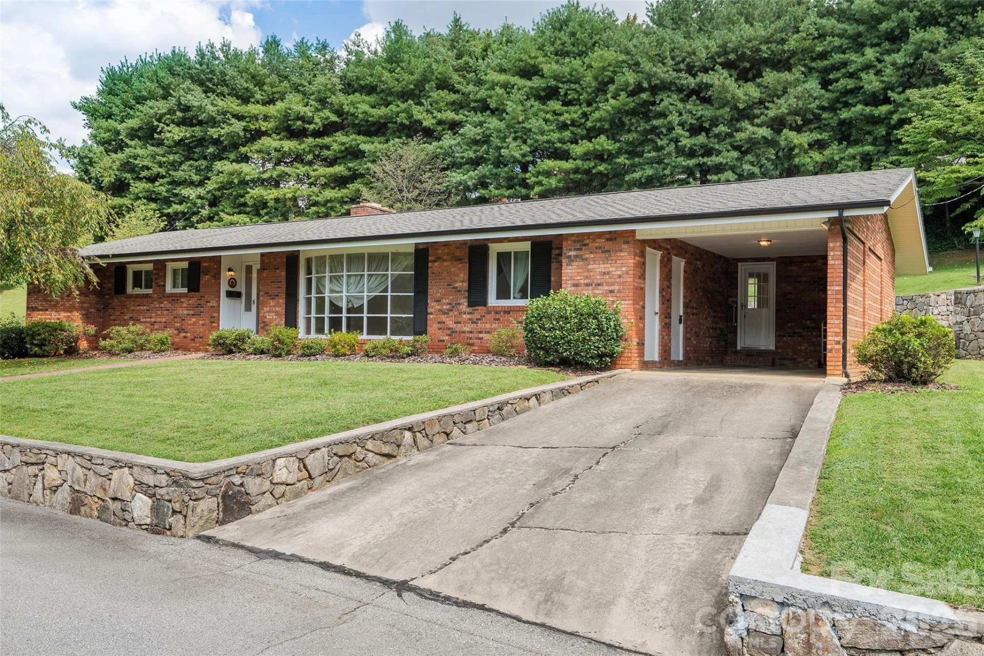 62 W Haywood Drive - Photo 2
