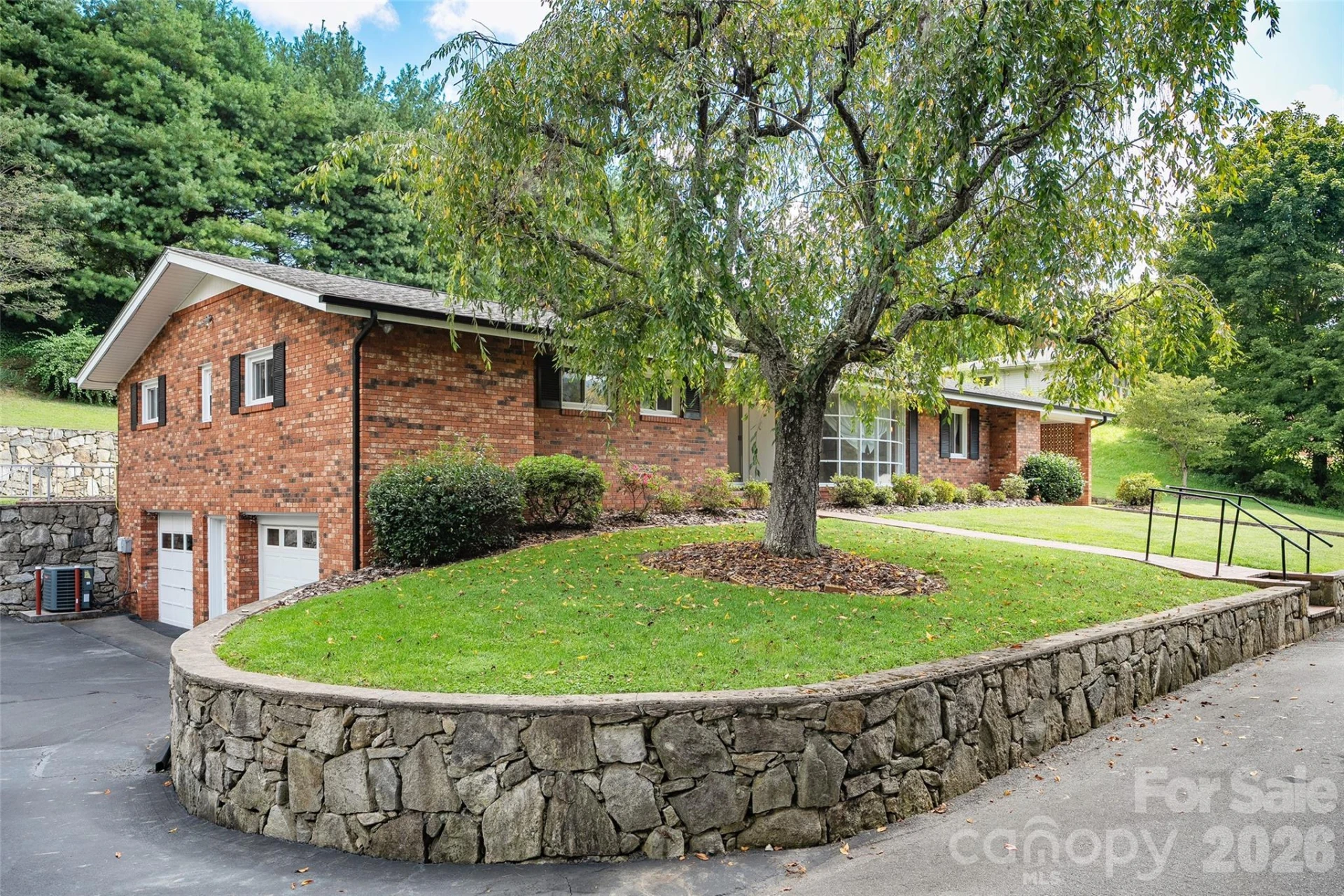 62 W Haywood Drive - Photo 3