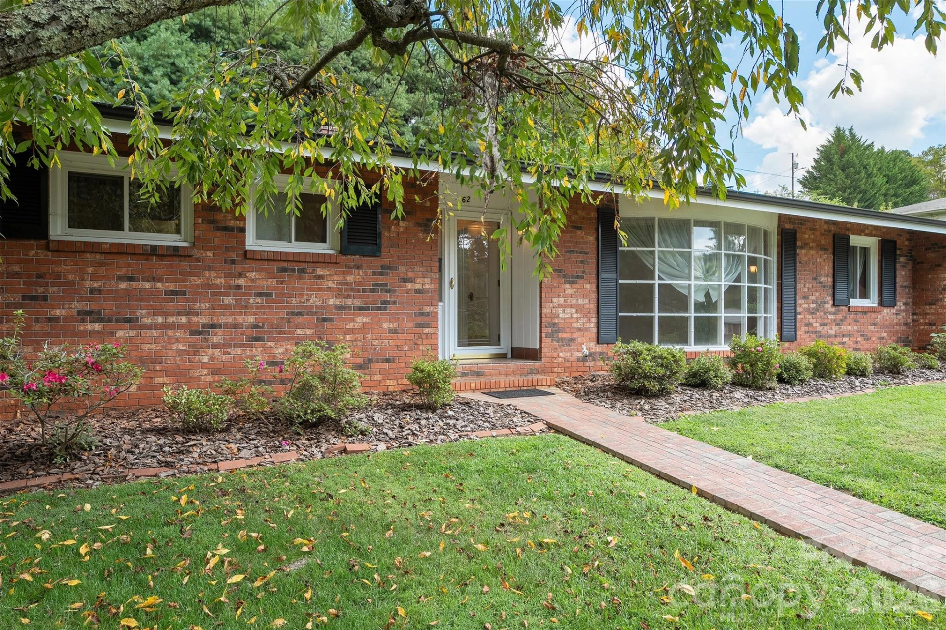 62 W Haywood Drive - Photo 5