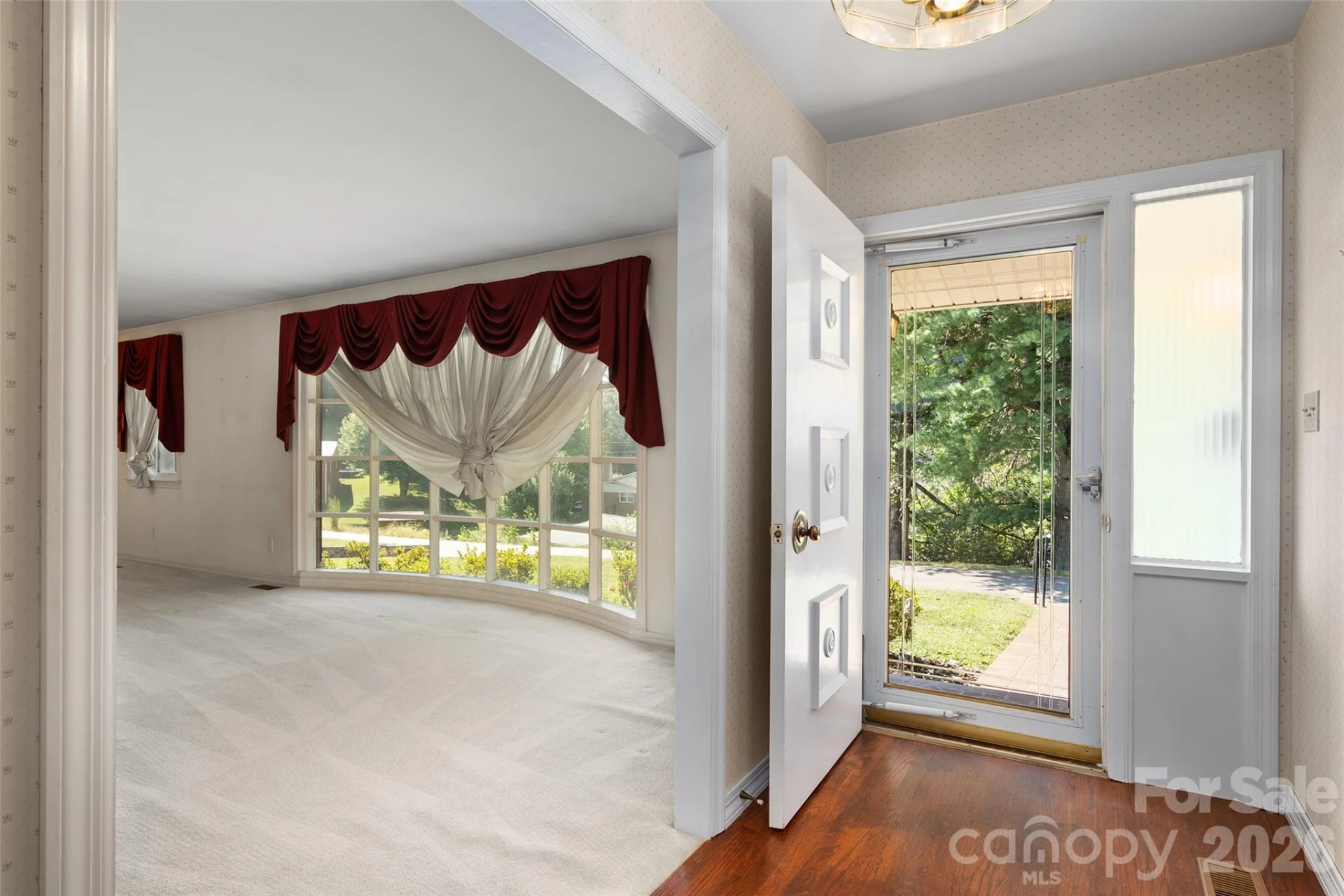 62 W Haywood Drive - Photo 9