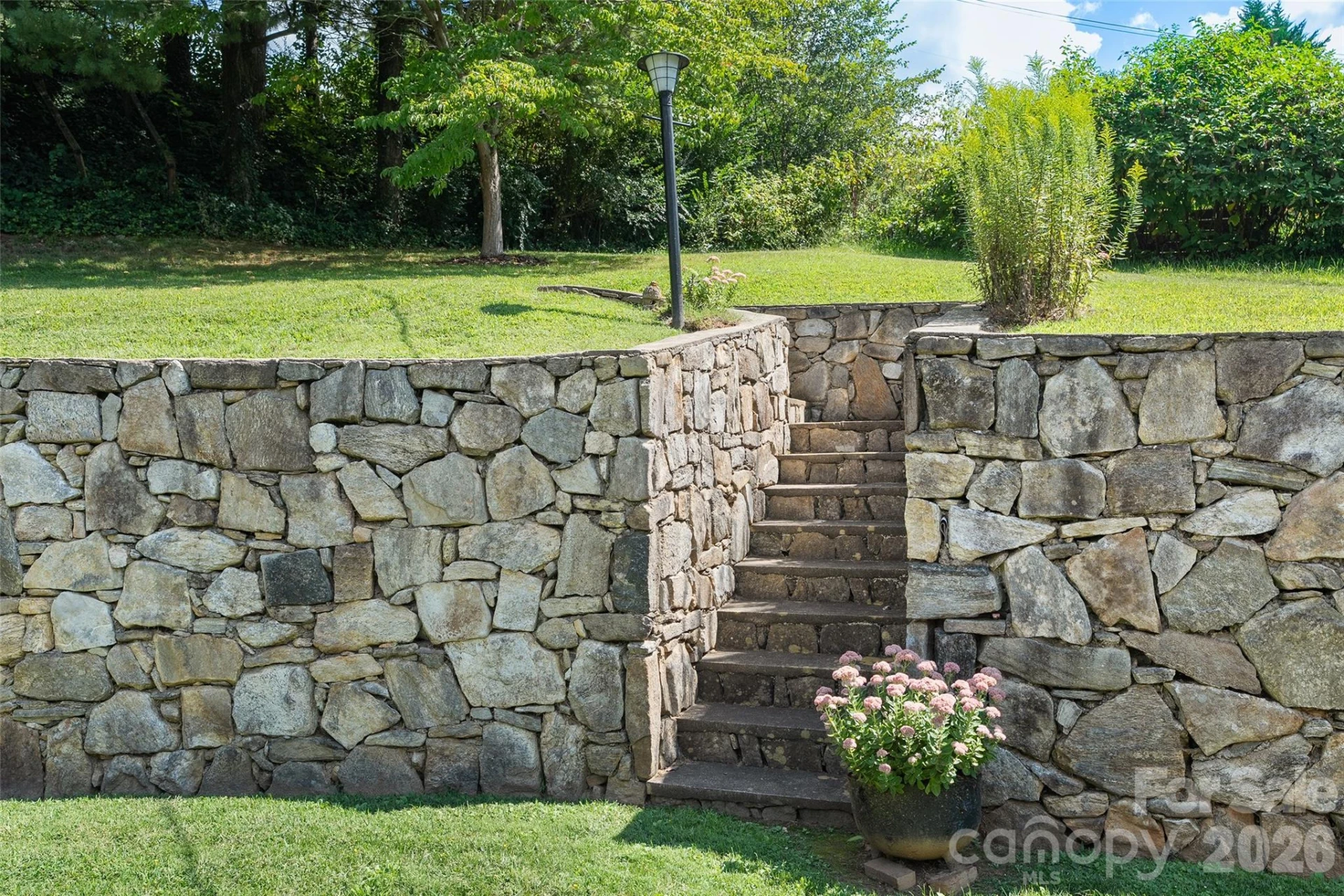 62 W Haywood Drive - Photo 32