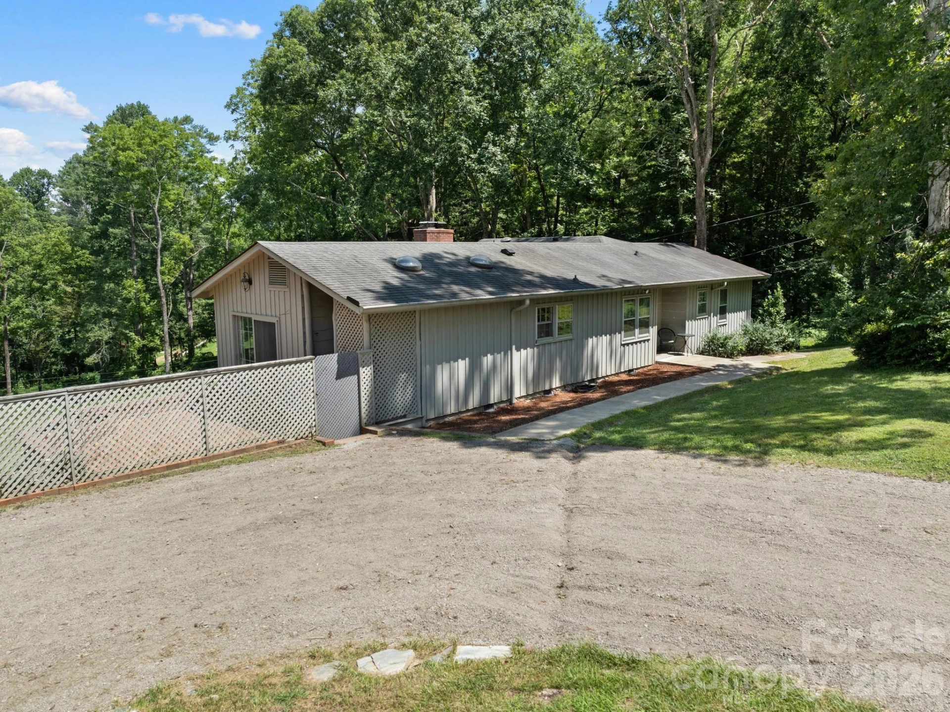 242 N Hills Drive - Photo 4