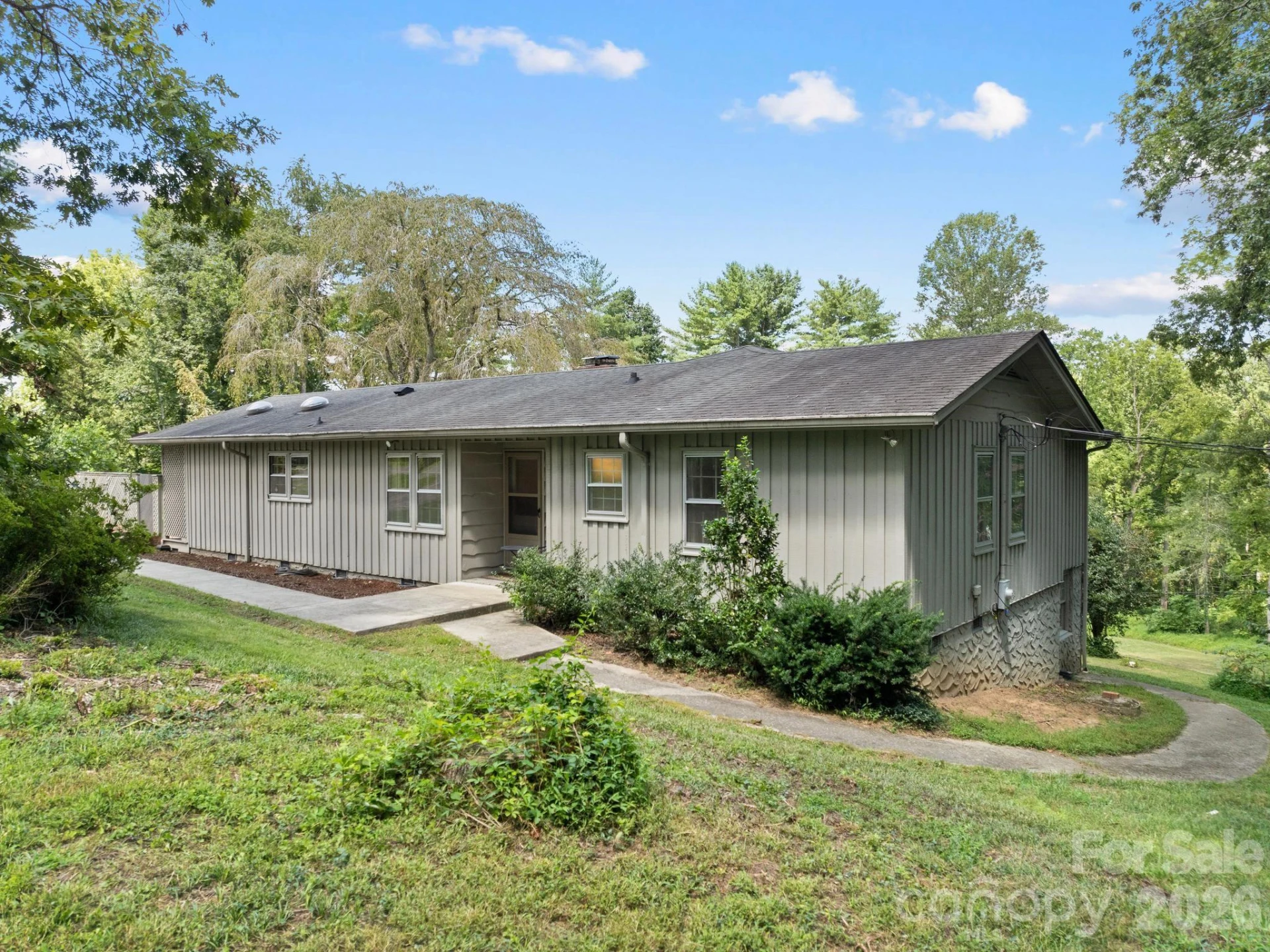 242 N Hills Drive - Photo 2