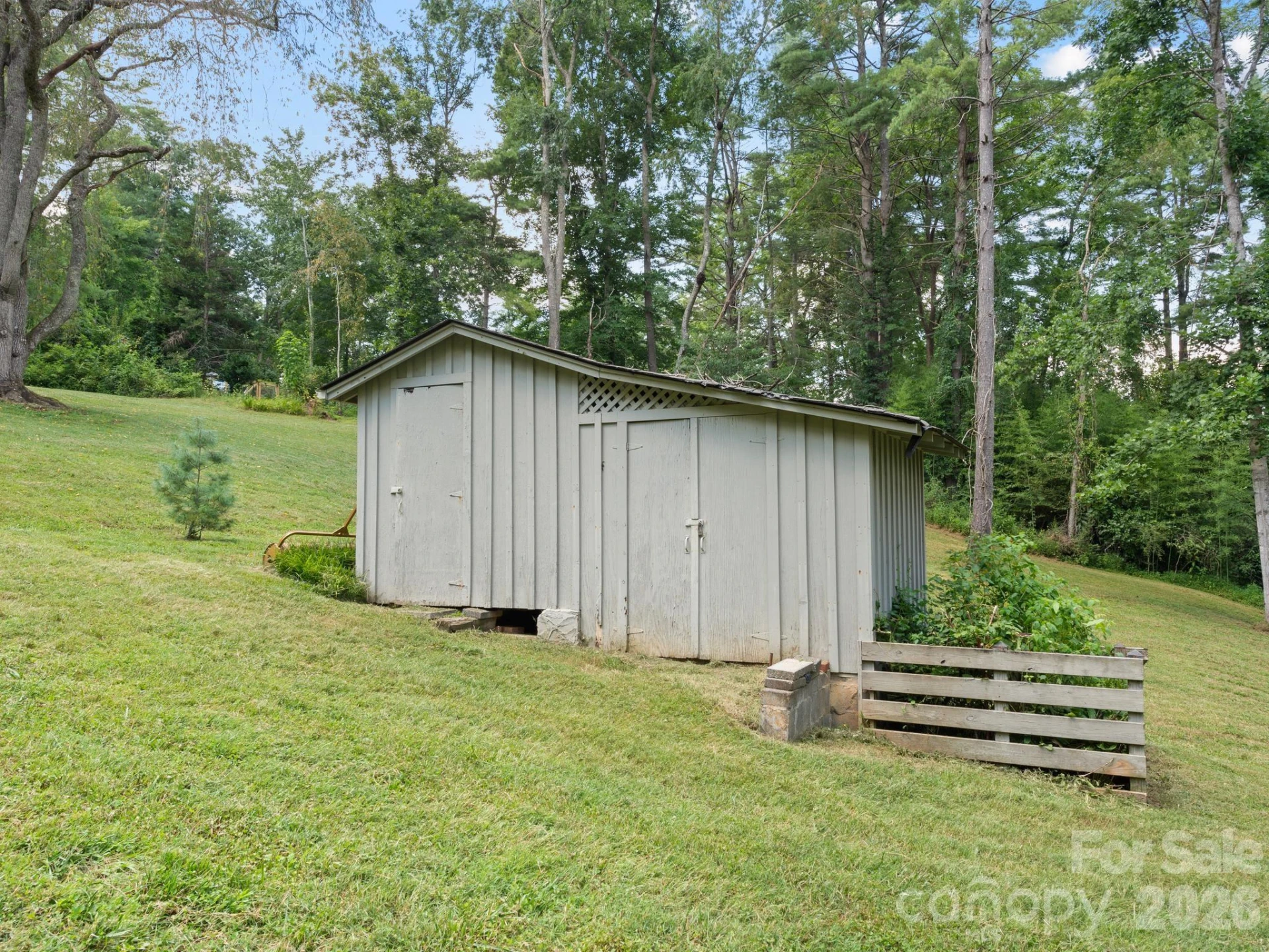 242 N Hills Drive - Photo 38