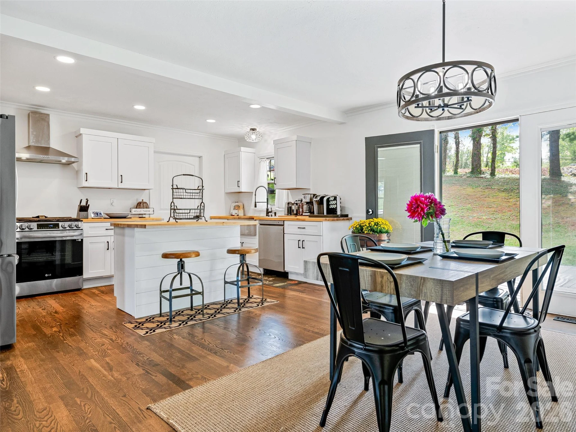 7 Southwicke Drive - Photo 3