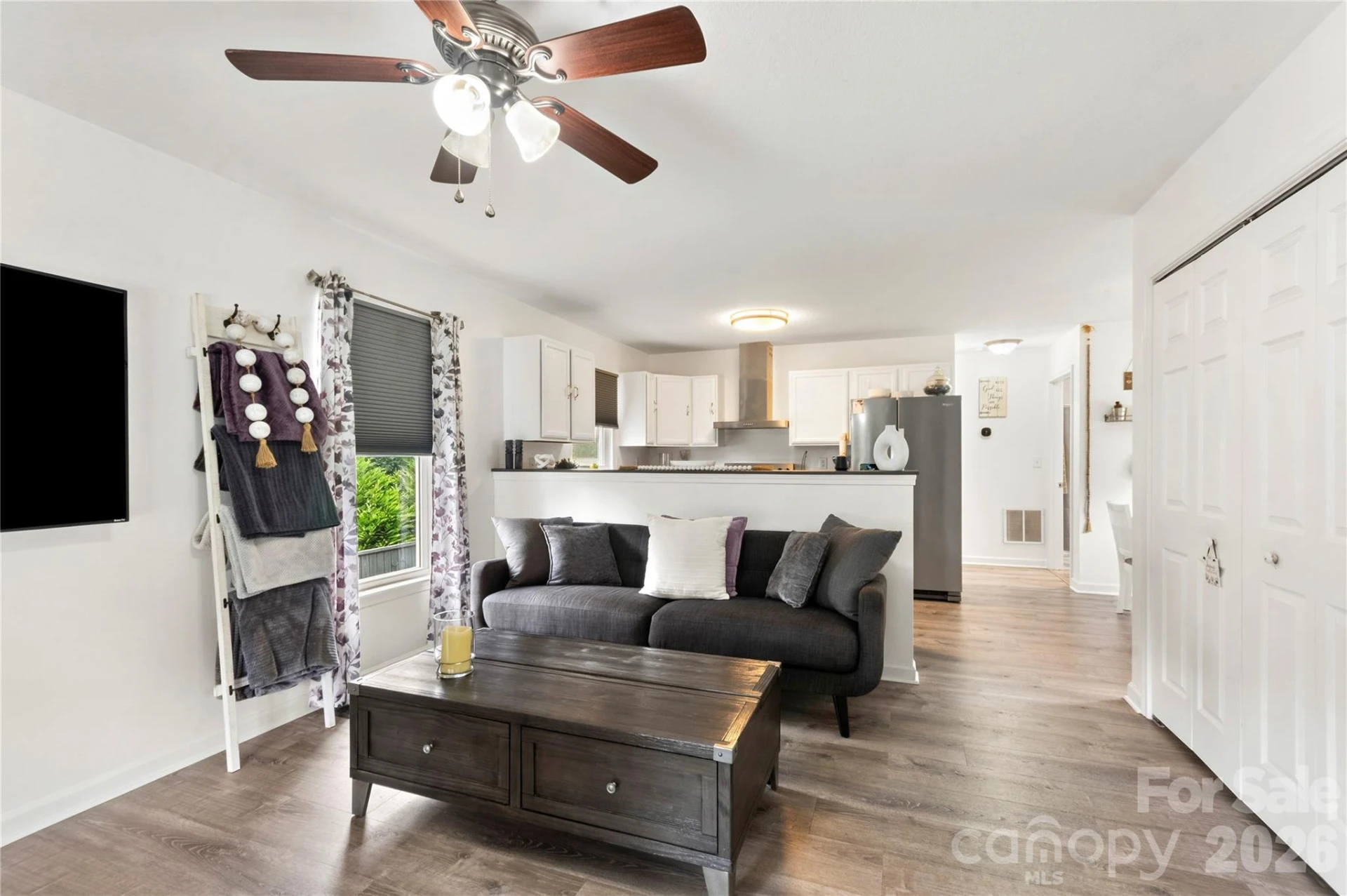 100 Victoria Springs Drive - Photo 3