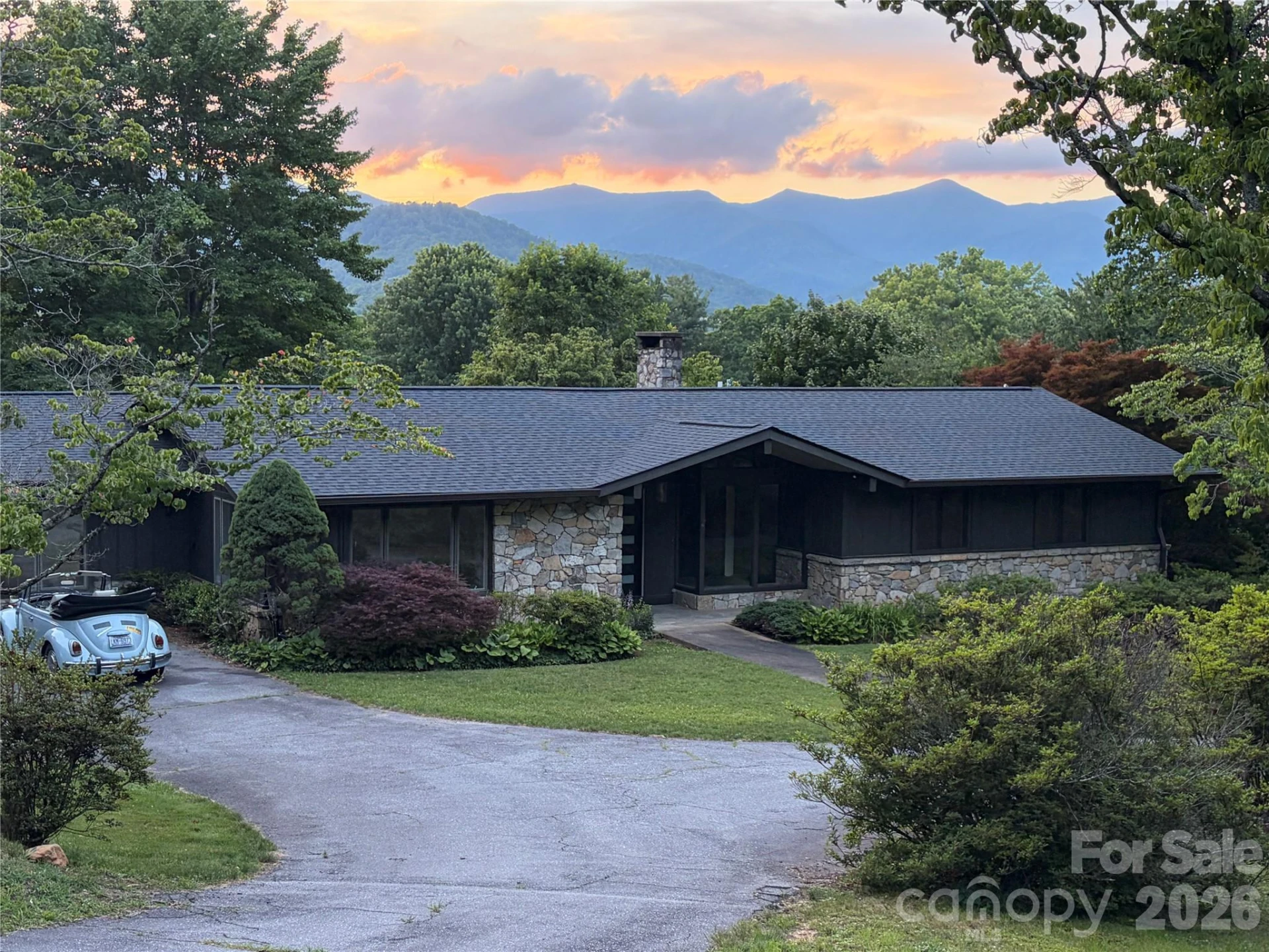 208 Dogwood Lane - Photo 3