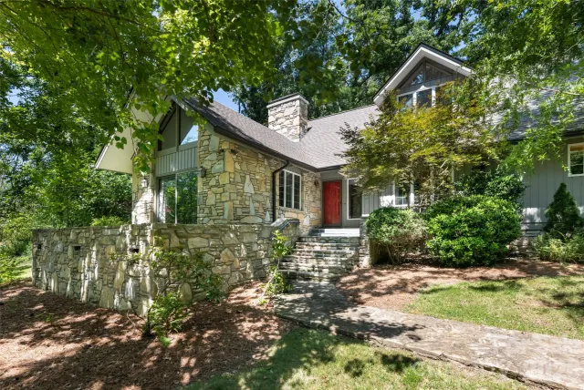 25 E Forest Road