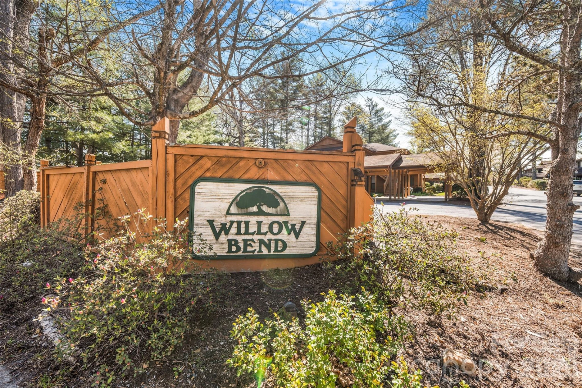 521 Courtwood Lane #8 - Photo 3