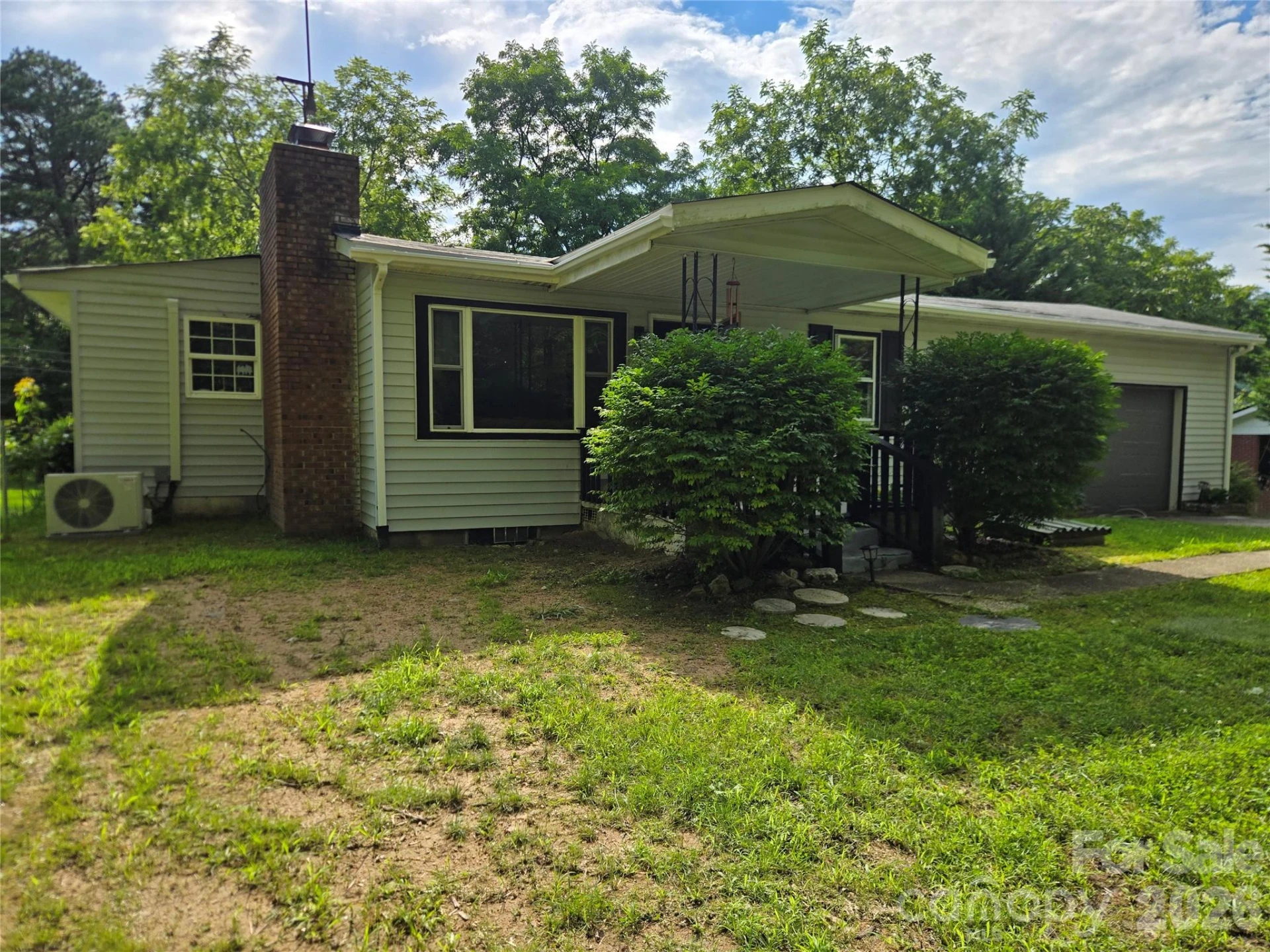 1323 Locust Grove Road - Photo 2