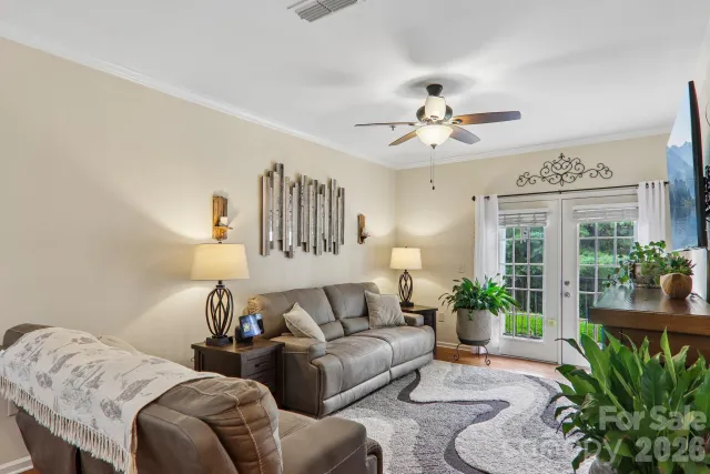 100 Vista Lake Drive
