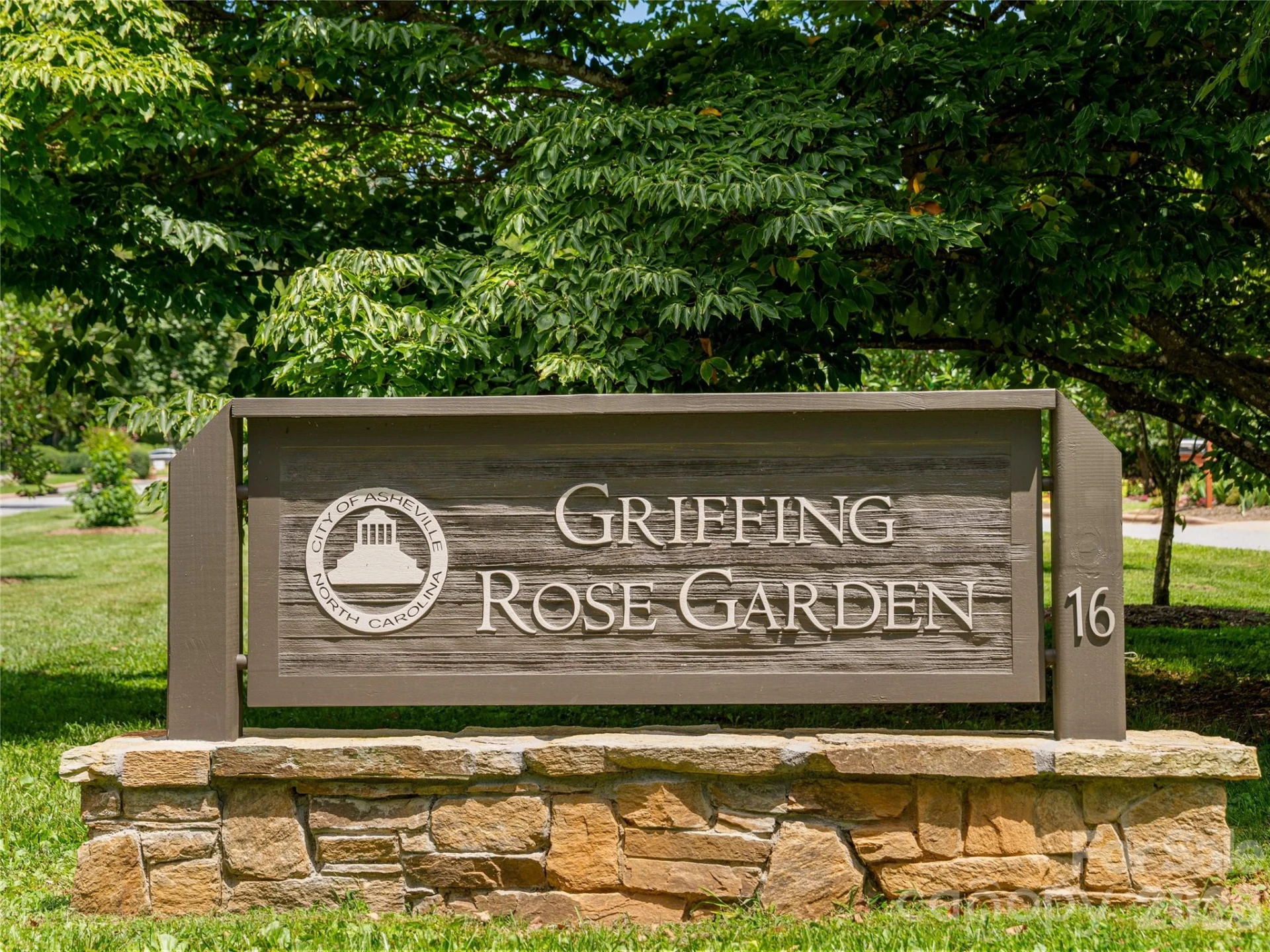 14 Griffing Boulevard - Photo 43