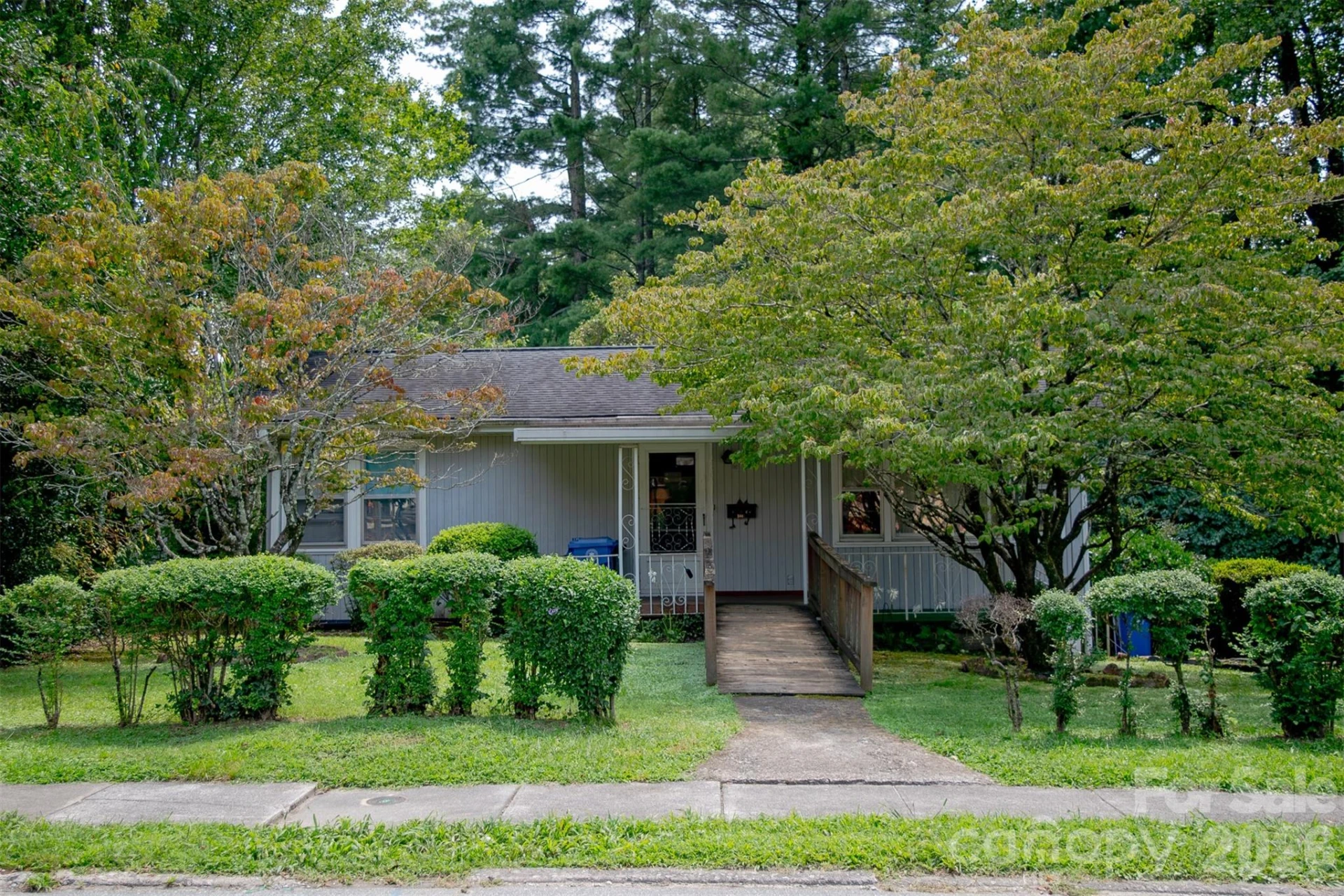 1006 3rd Avenue W