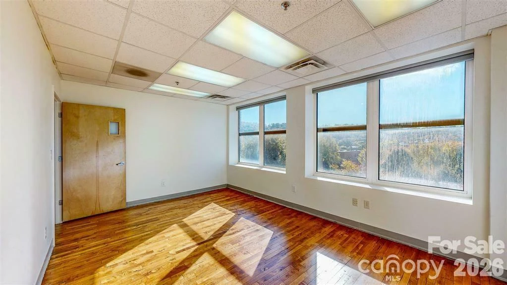 124 College Street - Photo 10