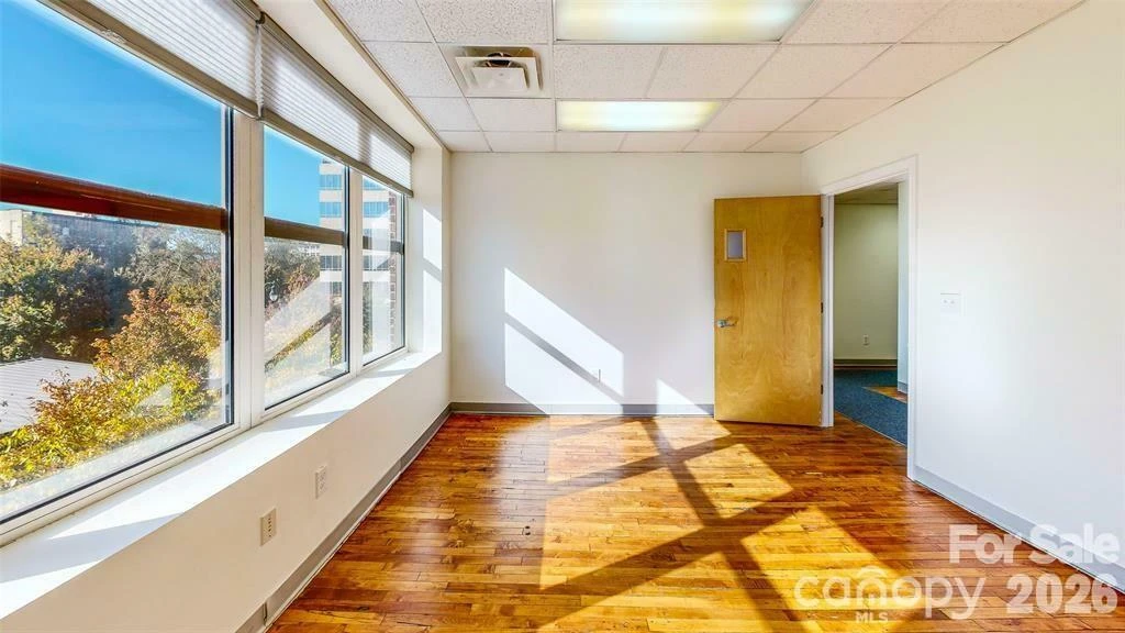 124 College Street - Photo 11