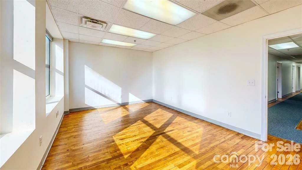 124 College Street - Photo 13