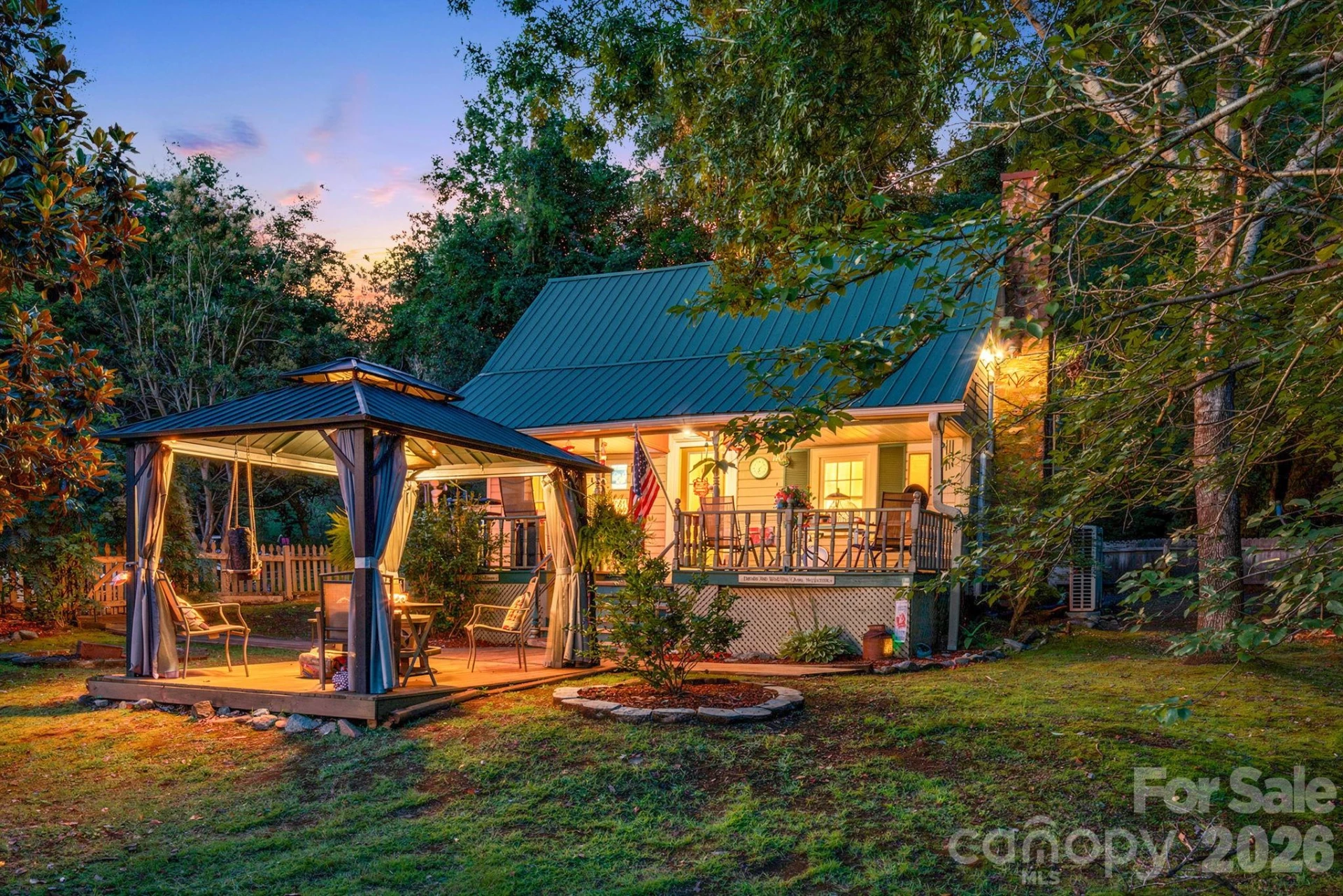 242 Whitney Boulevard - Photo 2