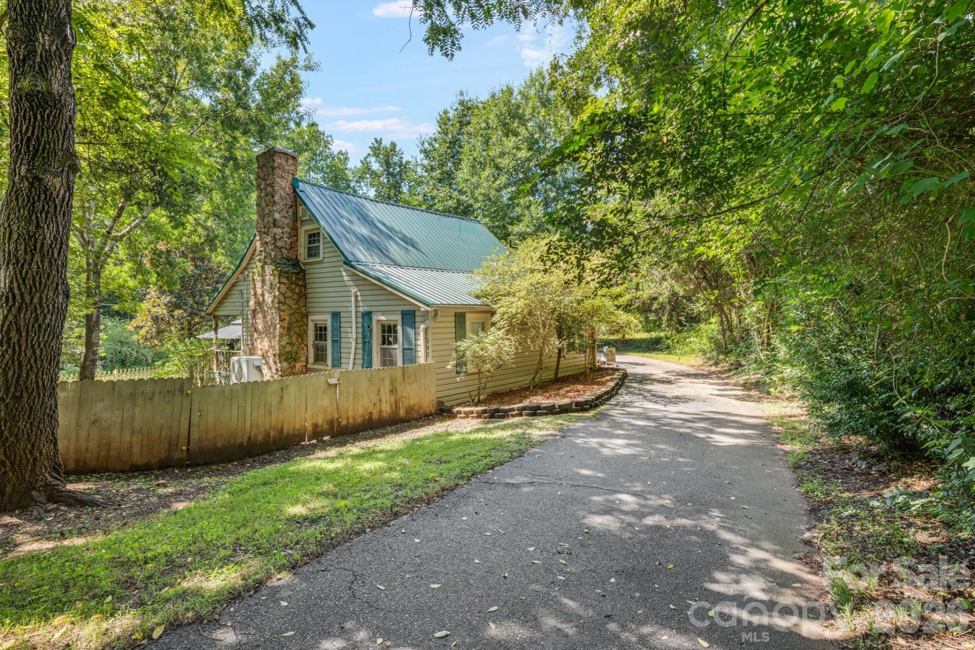 242 Whitney Boulevard - Photo 5