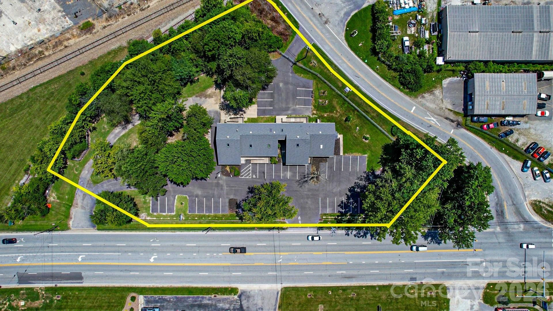5030 Hendersonville Road - Photo 2