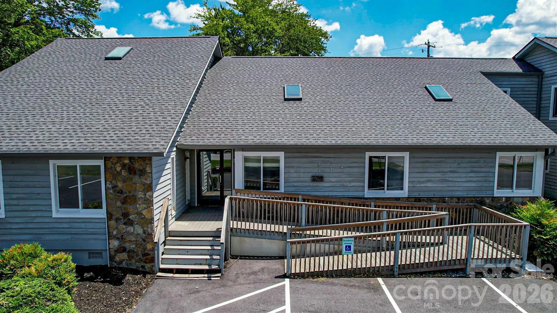 5030 Hendersonville Road - Photo 4