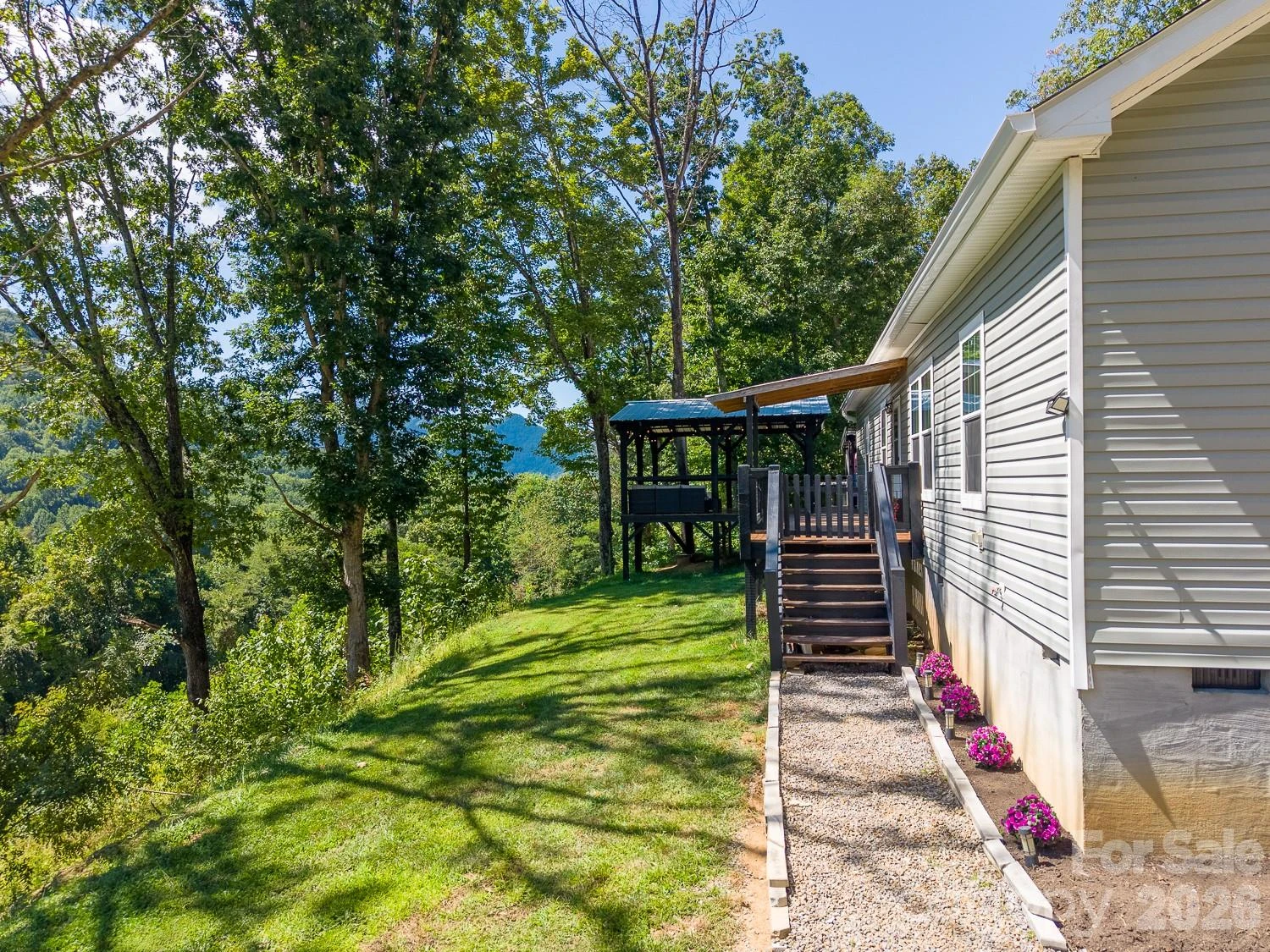 207 Little Horse Road - Photo 2