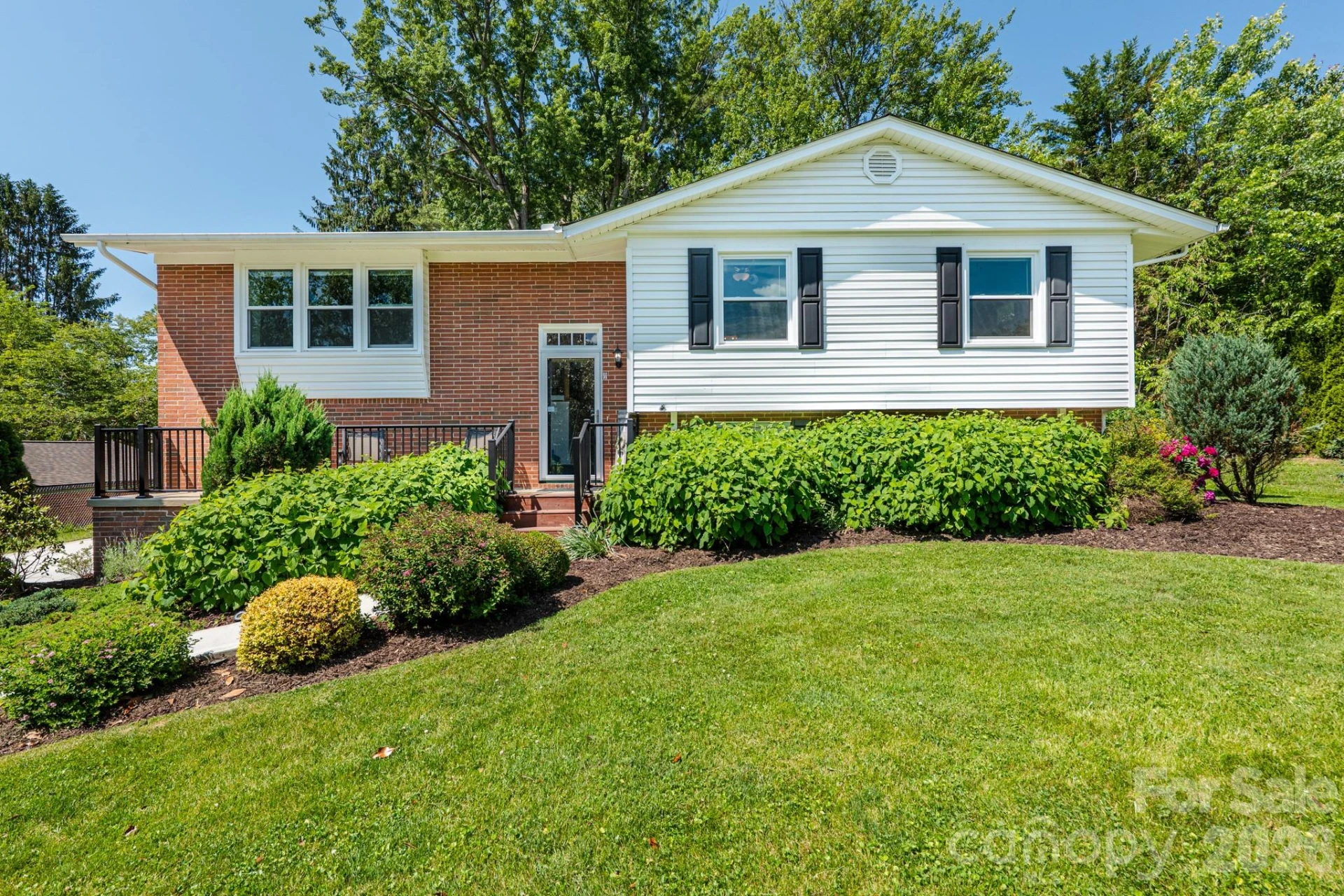11 Summit Drive - Photo 4